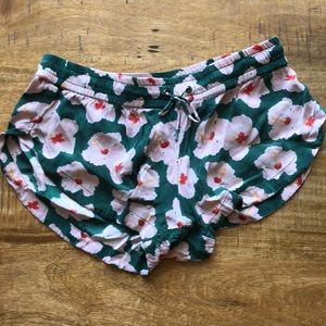 Acacia silk shorts in mahalo. Size small